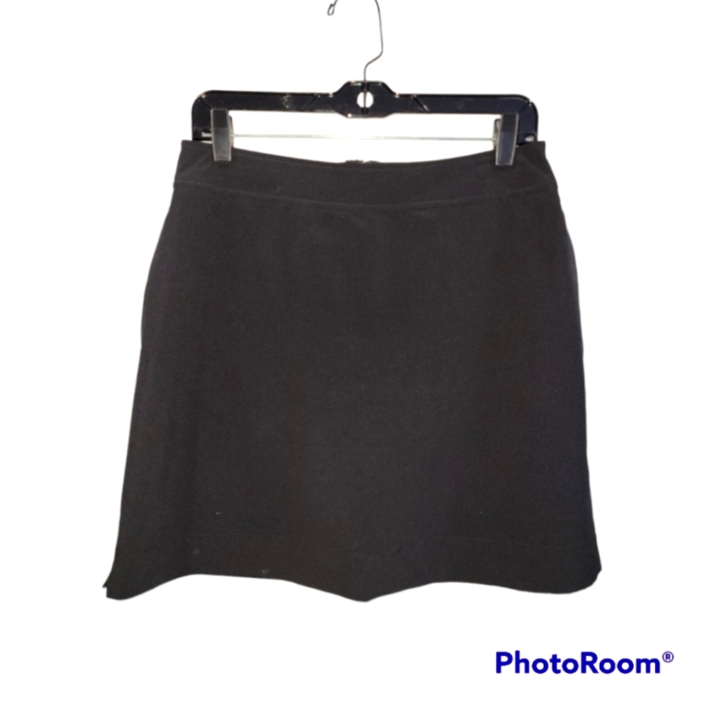 Black skort
